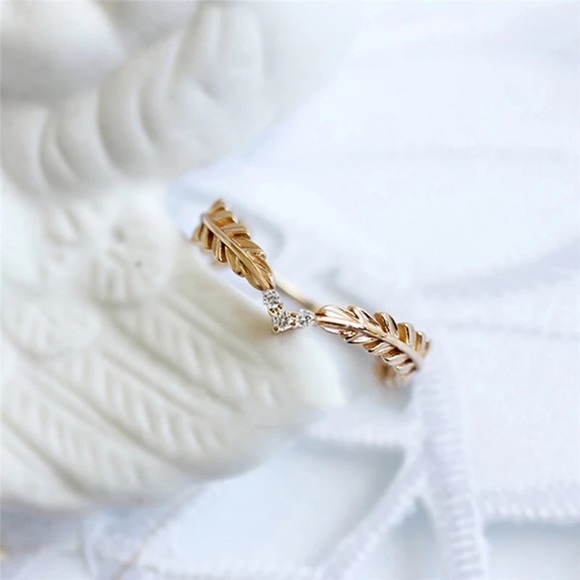 5⭐️ FAV BESTSELLER Leaf Crown Garland CZ Ring - Picture 3 of 7